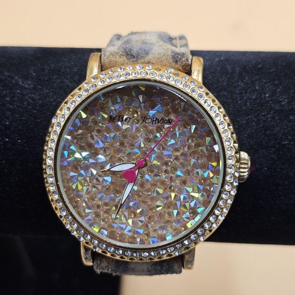 Betsey Johnson XOX Betsey Gold Tone Rock Crystal Leopard Watch BJ00426-03 T02-14